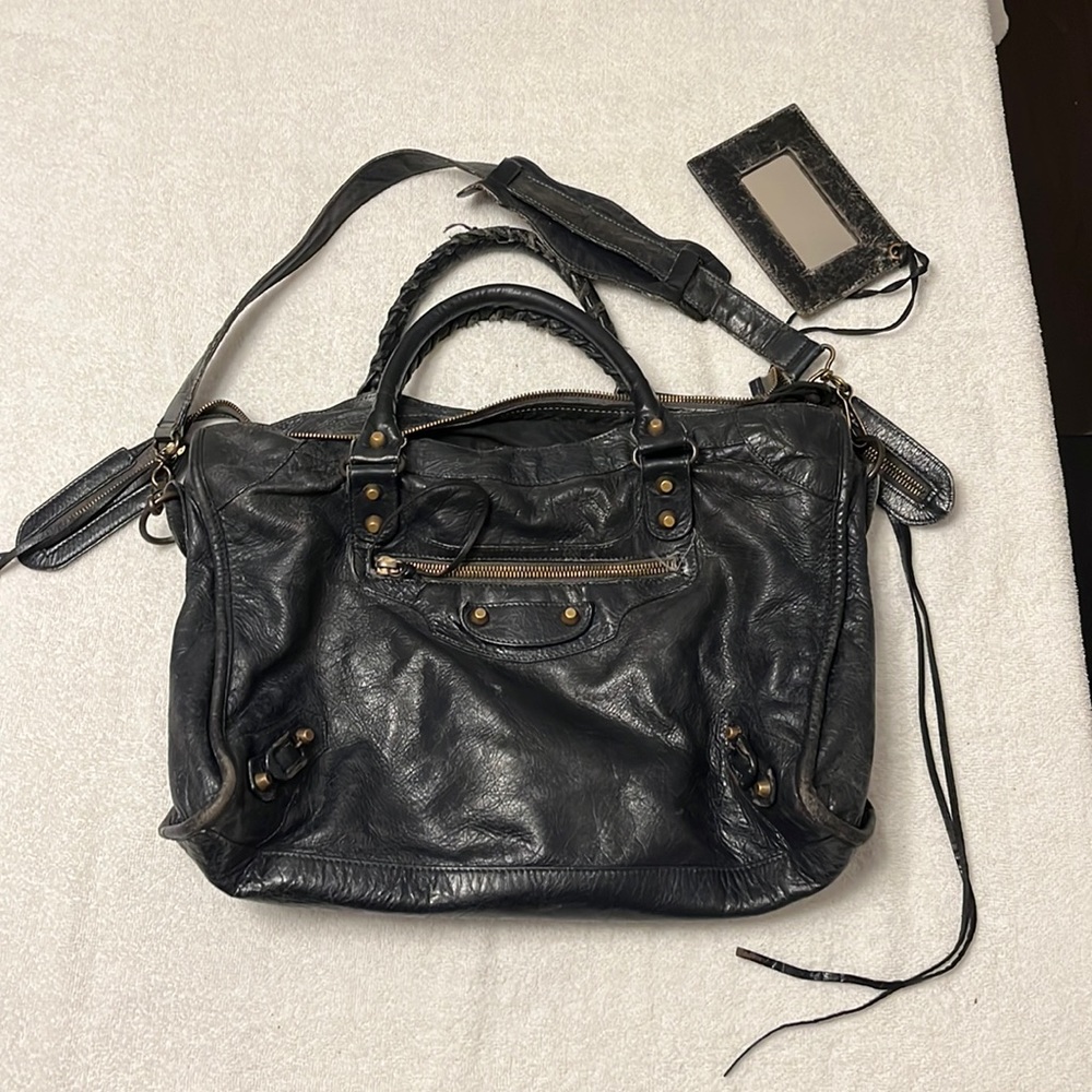 Auth. BALENCIAGA motorcycle city bag. Previously loved!!!